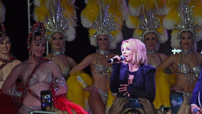Britney Spears extends Vegas show for two years