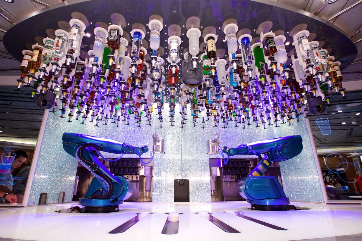 ‘First Robotic Bar Experience in the World’ Heads to the Las Vegas Strip